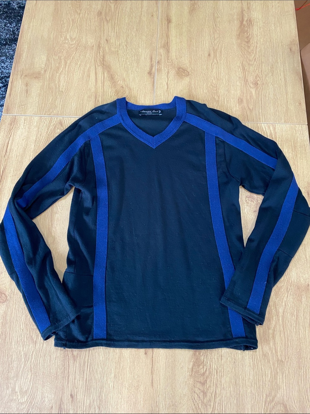 Kenneth Cole Black Long Sleeve V-Neck Shirt with Blue Trim